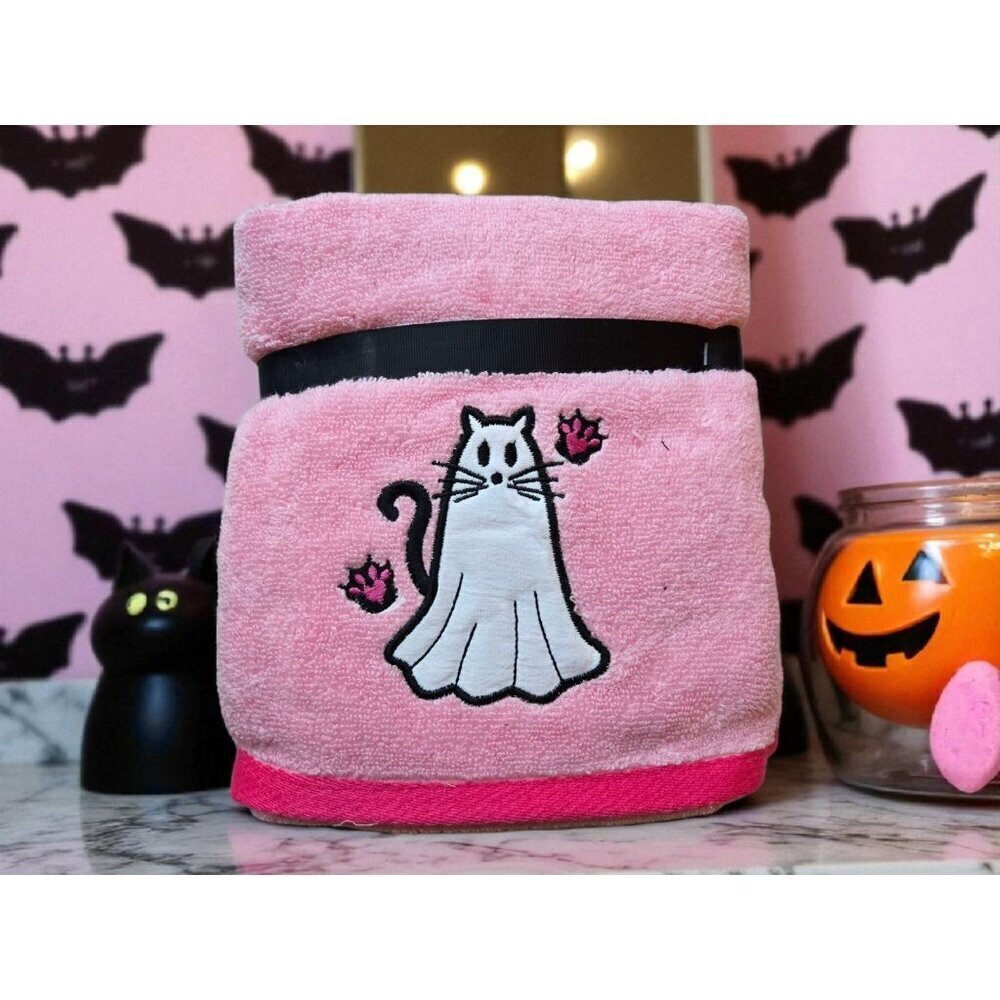 Set Of 2 Betsey Johnson Pink Halloween Cat Hand Towels 16x26 Cotton Embroidered